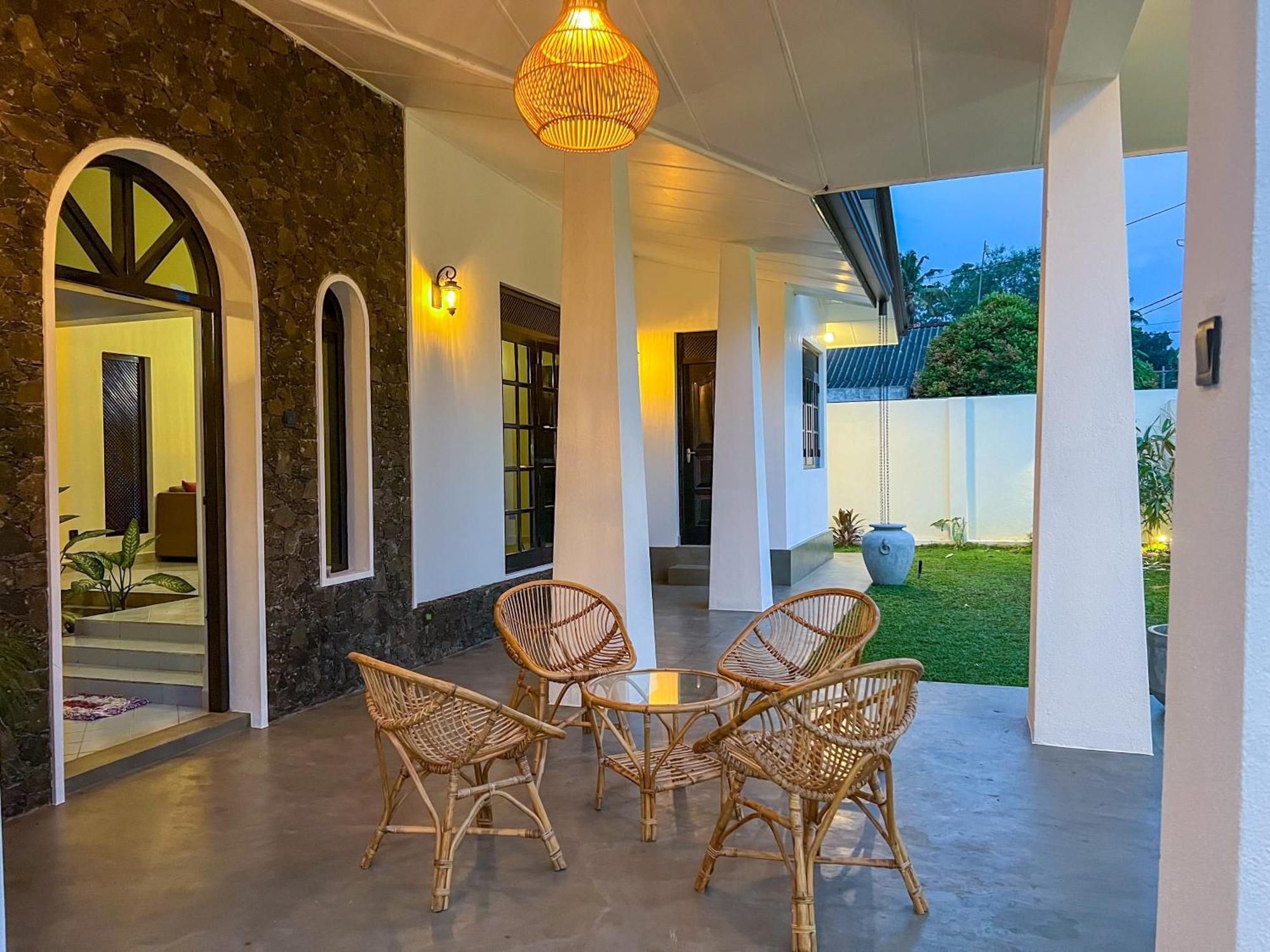 Villa River Breeze Weligama Exteriör bild